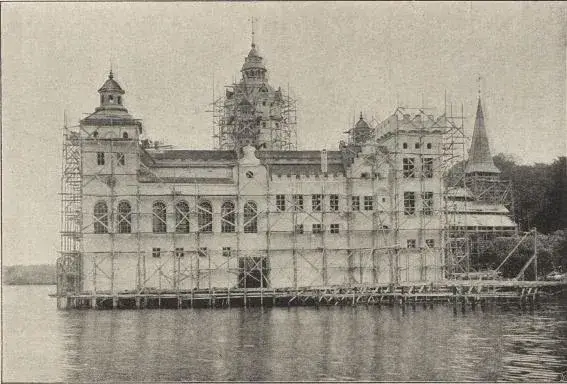 Illustration ur Utställningen i Stockholm 1897. Beskrifning i ord och bild öfver Allmänna konst- & industriutställningen (1897), sida 114