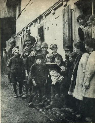 Illustration ur Världen i brand. En bokfilm över det stora kriget 1914-1918 (1935), sida 49