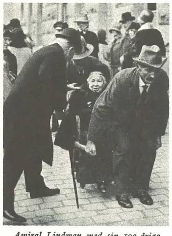 Illustration ur Gustaf V och hans tid. En bokfilm. 1928-1938 (1940), sida 42