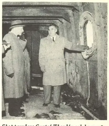 Illustration ur Gustaf V och hans tid. En bokfilm. 1938-1947 (1947), sida 442